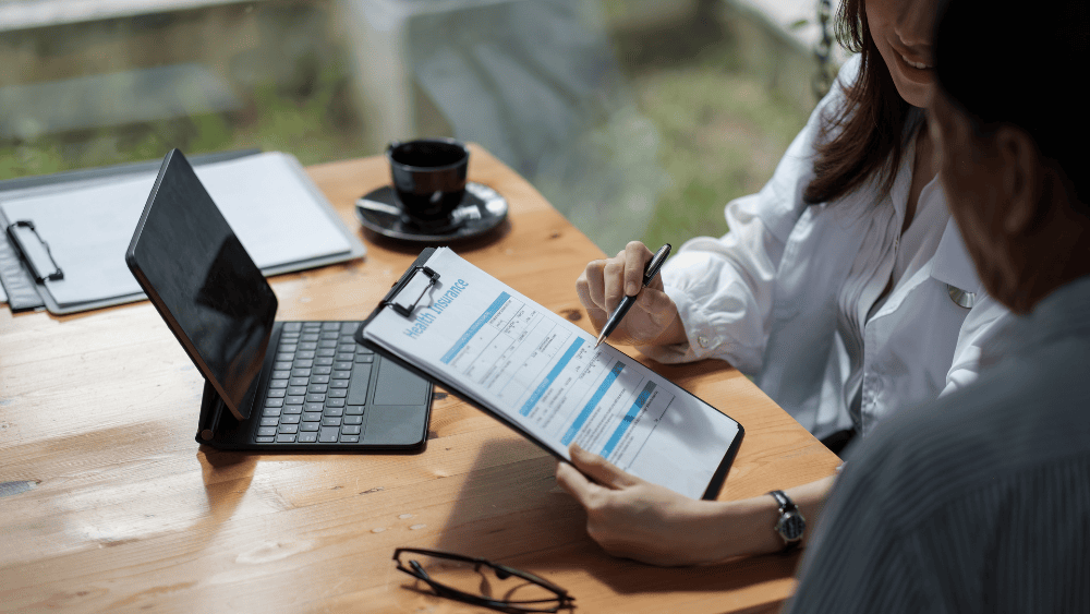 finance broker consulting with customer